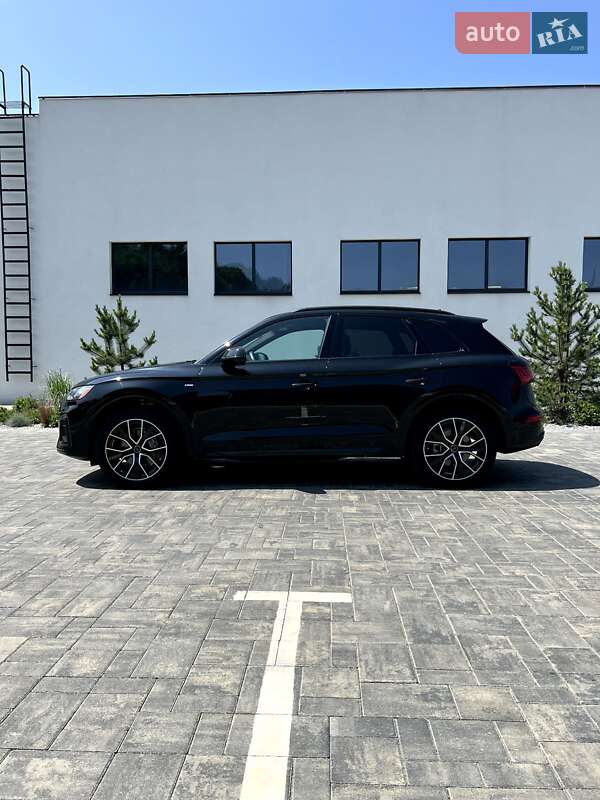 Позашляховик / Кросовер Audi Q5 2021 в Луцьку