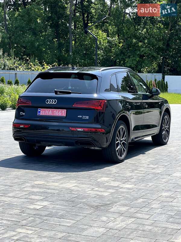 Позашляховик / Кросовер Audi Q5 2021 в Луцьку