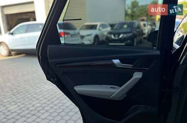 Внедорожник / Кроссовер Audi Q5 2017 в 