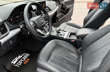 Внедорожник / Кроссовер Audi Q5 2018 в 