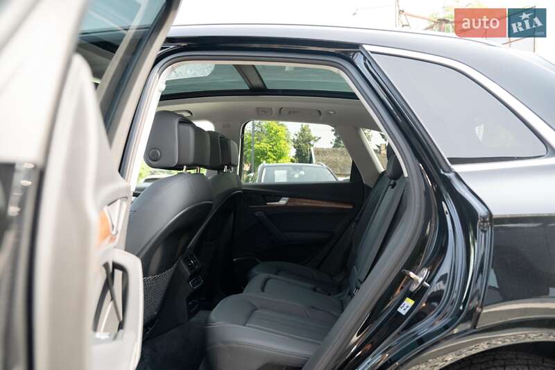 Внедорожник / Кроссовер Audi Q5 2021 в Черновцах