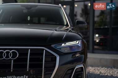 Внедорожник / Кроссовер Audi Q5 2021 в 