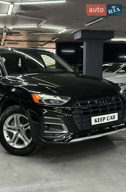 Внедорожник / Кроссовер Audi Q5 2021 в 