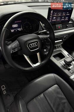 Внедорожник / Кроссовер Audi Q5 2021 в 