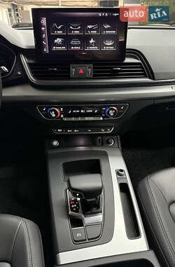 Внедорожник / Кроссовер Audi Q5 2021 в 