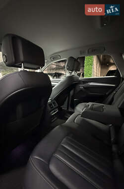 Внедорожник / Кроссовер Audi Q5 2021 в 