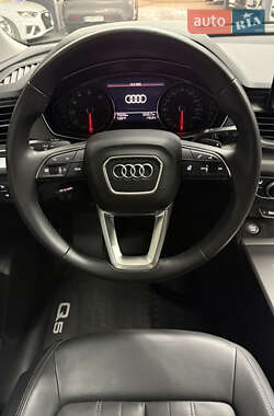 Внедорожник / Кроссовер Audi Q5 2021 в 