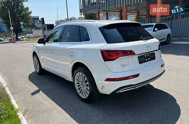 Внедорожник / Кроссовер Audi Q5 2021 в 