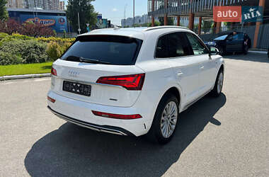 Внедорожник / Кроссовер Audi Q5 2021 в 