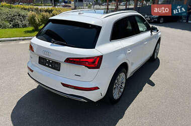 Внедорожник / Кроссовер Audi Q5 2021 в 