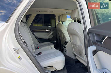 Внедорожник / Кроссовер Audi Q5 2021 в 