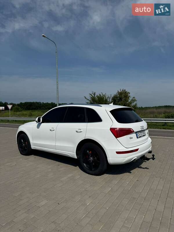 Внедорожник / Кроссовер Audi Q5 2011 в Золотоноше