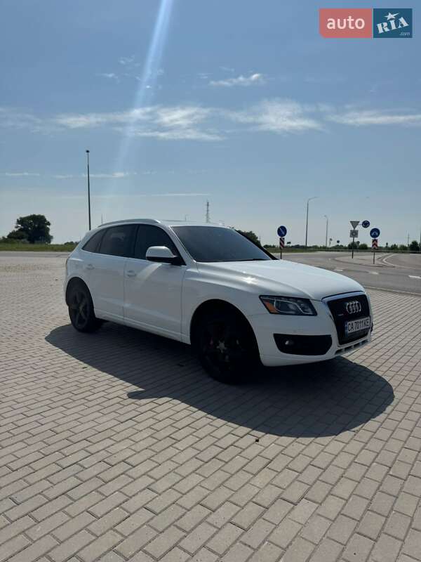 Внедорожник / Кроссовер Audi Q5 2011 в Золотоноше