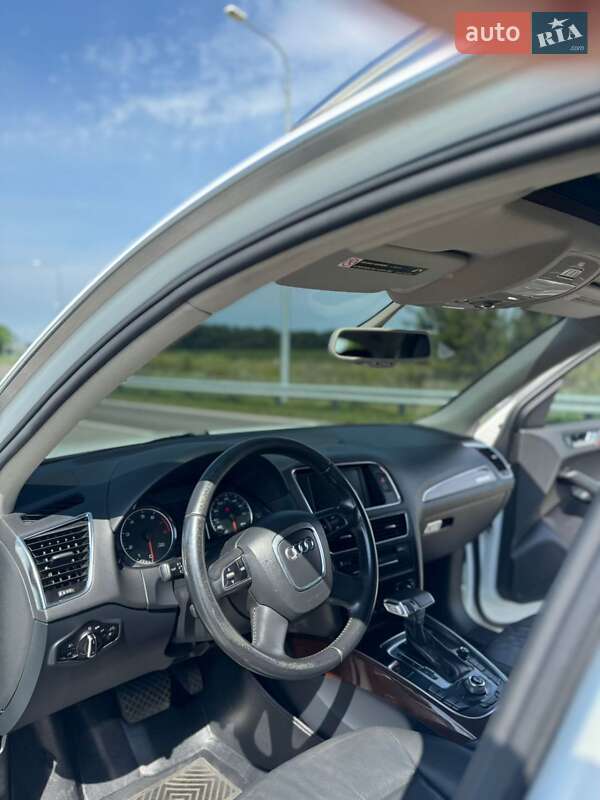 Внедорожник / Кроссовер Audi Q5 2011 в Золотоноше