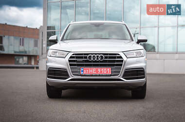 Внедорожник / Кроссовер Audi Q5 2018 в 