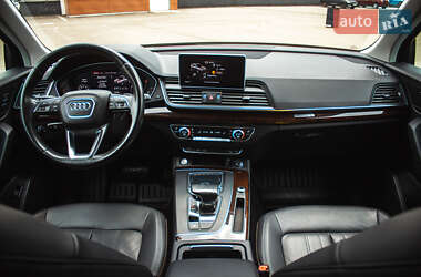Внедорожник / Кроссовер Audi Q5 2018 в 