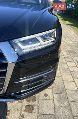 Внедорожник / Кроссовер Audi Q5 2017 в 