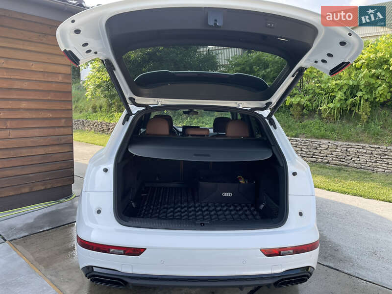 Внедорожник / Кроссовер Audi Q5 2023 в Ровно