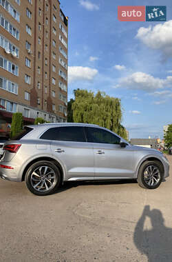 Внедорожник / Кроссовер Audi Q5 2022 в 