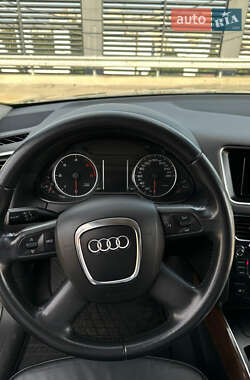 Внедорожник / Кроссовер Audi Q5 2009 в 