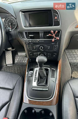 Внедорожник / Кроссовер Audi Q5 2009 в 