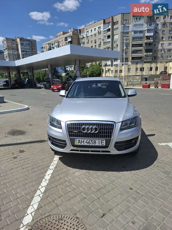 Внедорожник / Кроссовер Audi Q5 2009 в 