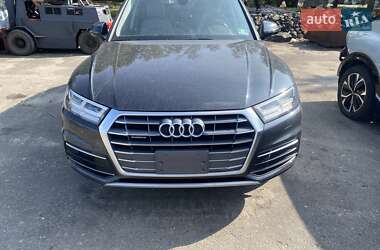 Внедорожник / Кроссовер Audi Q5 2018 в 