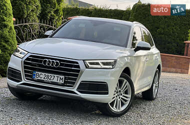 Внедорожник / Кроссовер Audi Q5 2017 в 