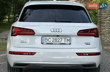 Внедорожник / Кроссовер Audi Q5 2017 в 