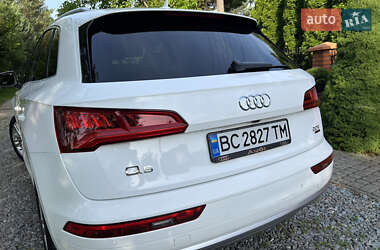 Внедорожник / Кроссовер Audi Q5 2017 в 