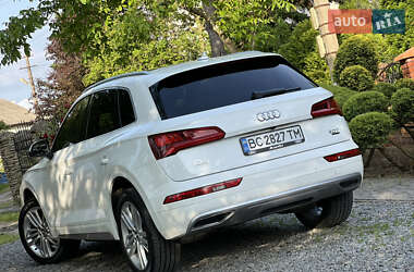 Внедорожник / Кроссовер Audi Q5 2017 в 