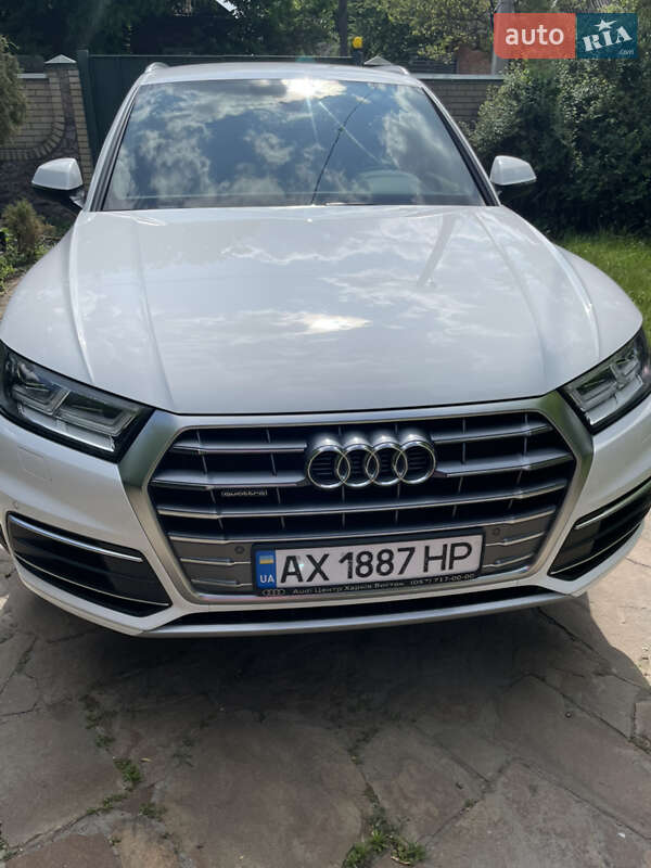 Внедорожник / Кроссовер Audi Q5 2019 в 
