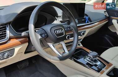 Внедорожник / Кроссовер Audi Q5 2022 в 