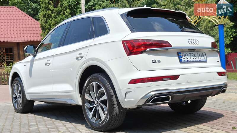 Позашляховик / Кросовер Audi Q5 2022 в Тернополі