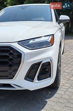 Внедорожник / Кроссовер Audi Q5 2022 в 