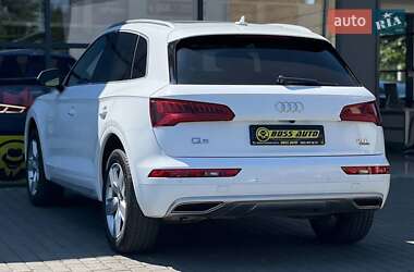Внедорожник / Кроссовер Audi Q5 2018 в 