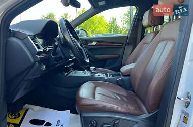 Внедорожник / Кроссовер Audi Q5 2018 в 