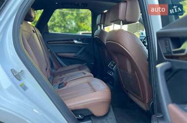 Внедорожник / Кроссовер Audi Q5 2018 в 