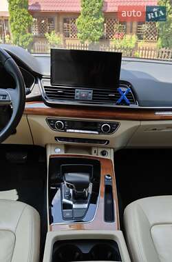 Внедорожник / Кроссовер Audi Q5 2022 в 