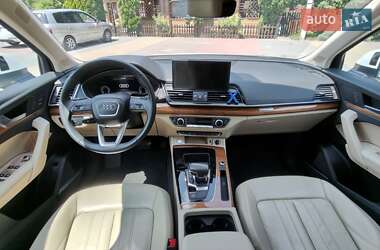 Внедорожник / Кроссовер Audi Q5 2022 в 