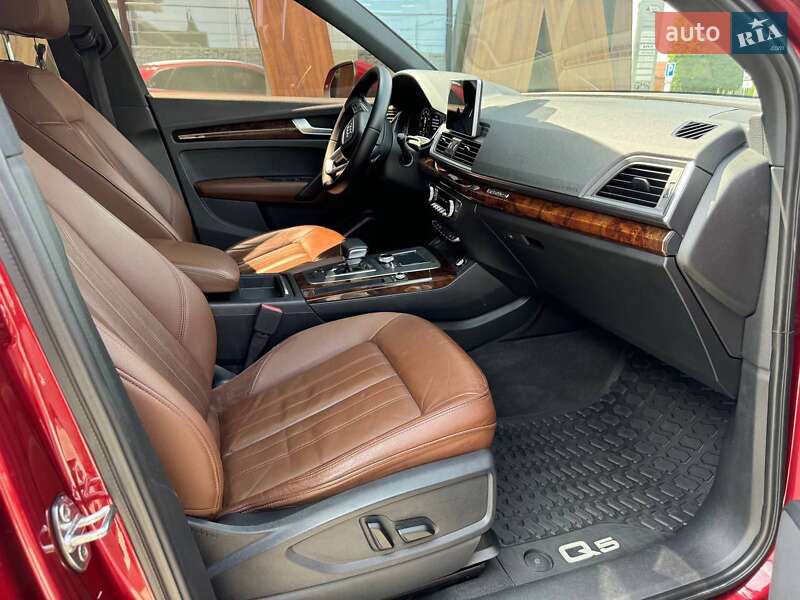 Внедорожник / Кроссовер Audi Q5 2018 в Луцке