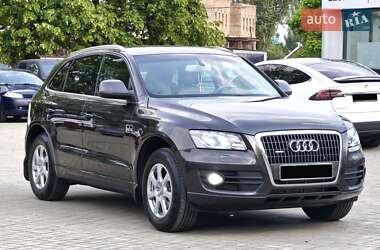 Внедорожник / Кроссовер Audi Q5 2009 в 