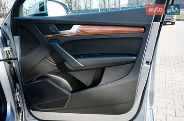 Внедорожник / Кроссовер Audi Q5 2021 в 