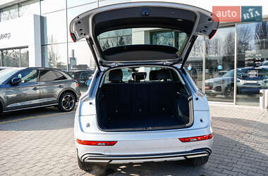 Внедорожник / Кроссовер Audi Q5 2021 в 