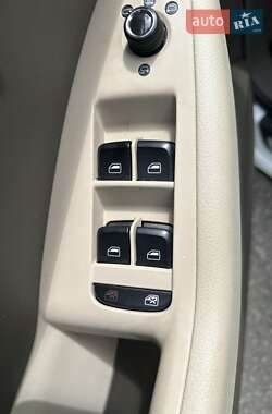 Внедорожник / Кроссовер Audi Q5 2012 в 