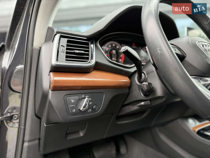 Позашляховик / Кросовер Audi Q5 2020 в Львові