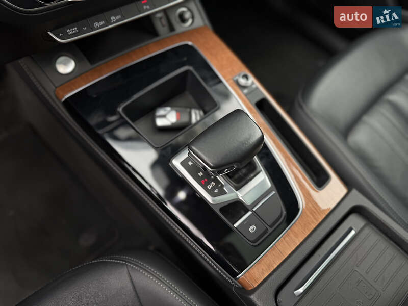 Позашляховик / Кросовер Audi Q5 2020 в Львові