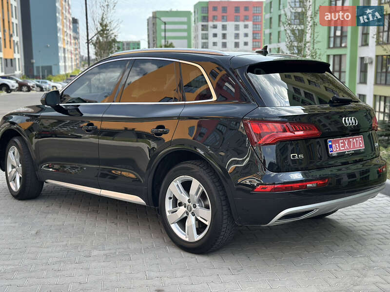 Внедорожник / Кроссовер Audi Q5 2017 в Ровно