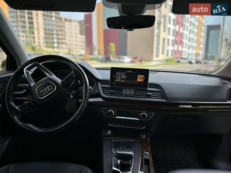 Внедорожник / Кроссовер Audi Q5 2017 в Ровно