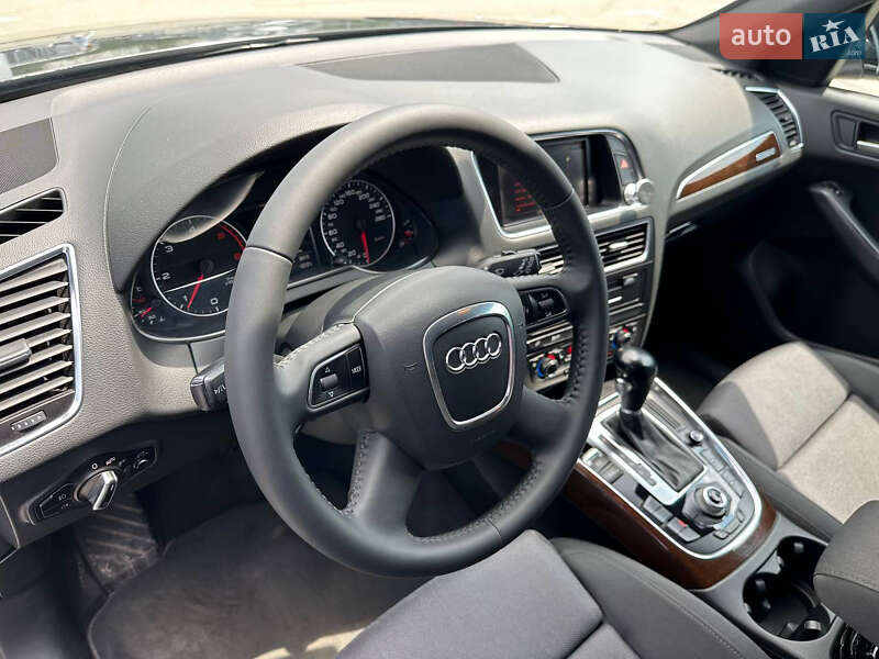 Позашляховик / Кросовер Audi Q5 2011 в Києві